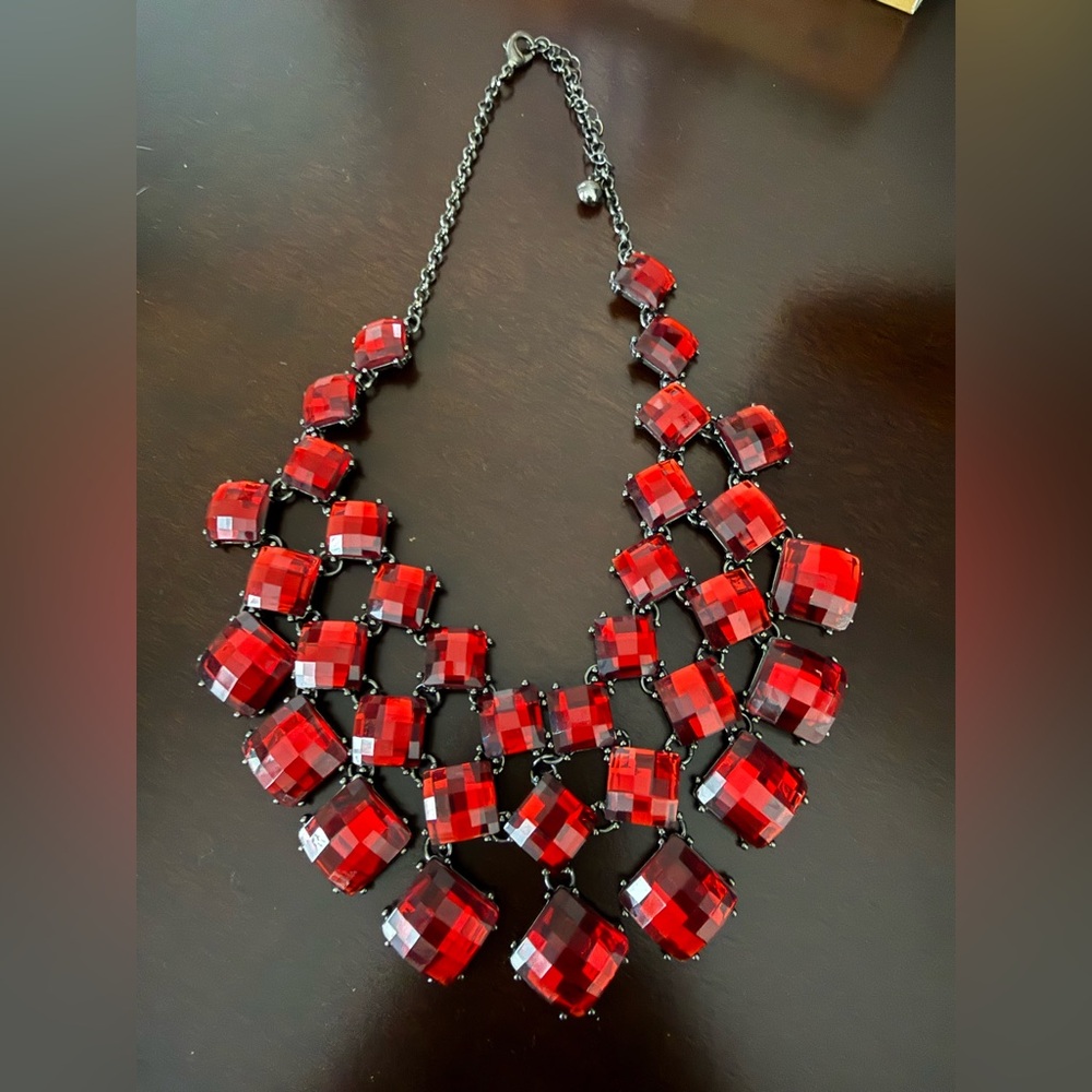 Elegant Red Statement Necklace